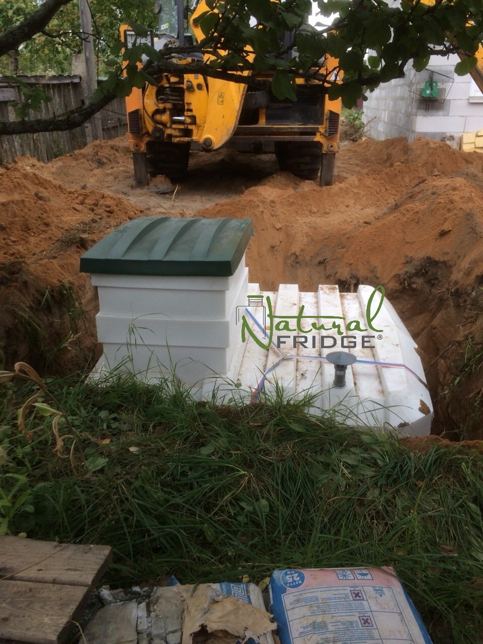 Białystok 2018 piwnica ogrodowa Natural FRIDGE 2,0m x 2,0m - Montaż piwniczki ogrodowej (ogrodowa spiżarnia, ziemianka podziemna) Polska oświetlenie LED i stacja meteorologiczna. Nasze plastikowe piwniczki  🍏 Regulamin Natural Fridge -  Oferta