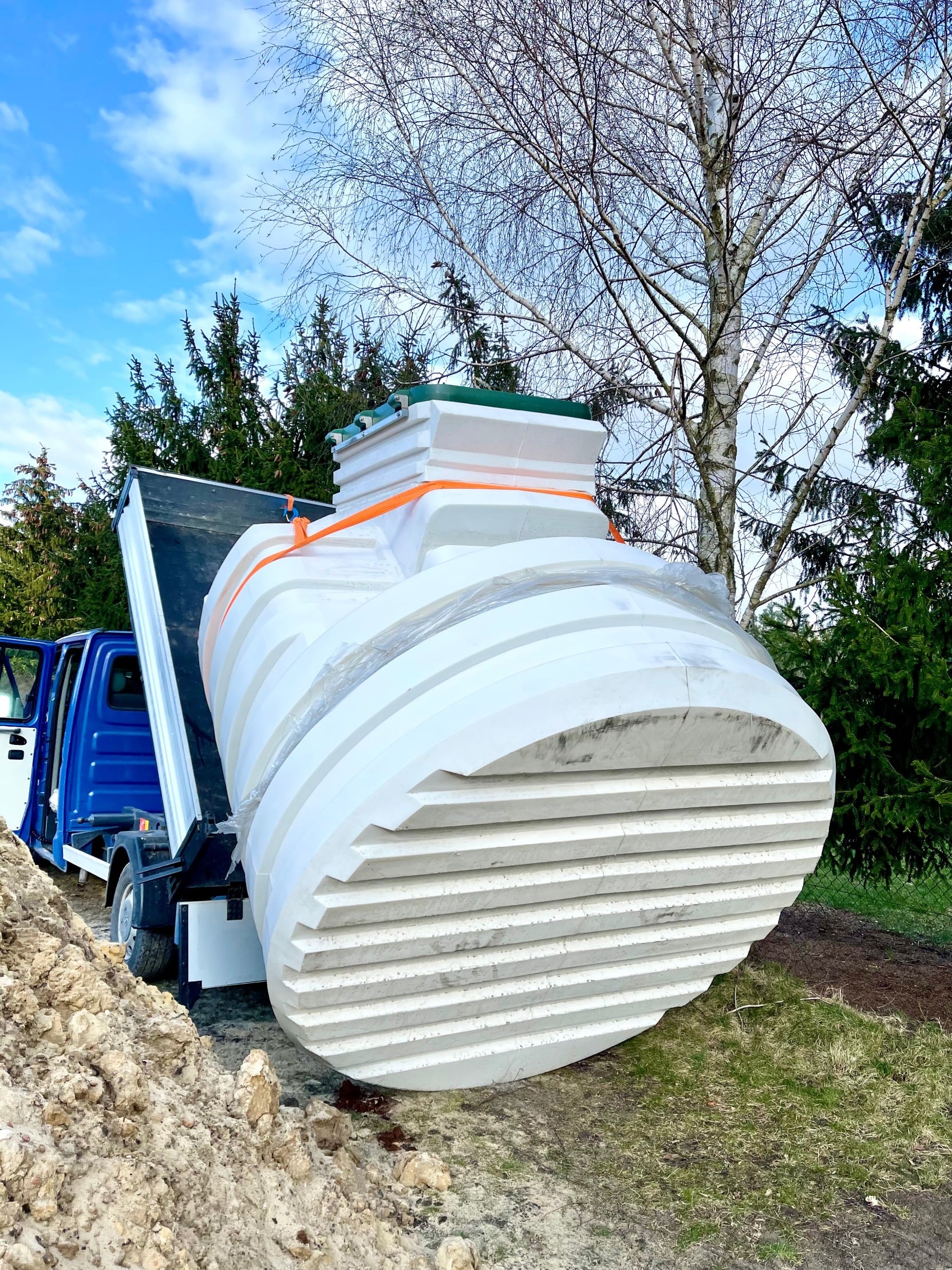 Montaż w 1 dzień - Natural FRIDGE - Gotowa piwniczka, wyposazona w Półki, schody i wentylacje grawitacyjna. Hermetyczna, z plastikowymi lub drewnianymi drzwiami Biala Podlaska, Augustow, Warszawa, Elk, Grajewo,  Piwnica 250 Natural Fridge  32 890  zł