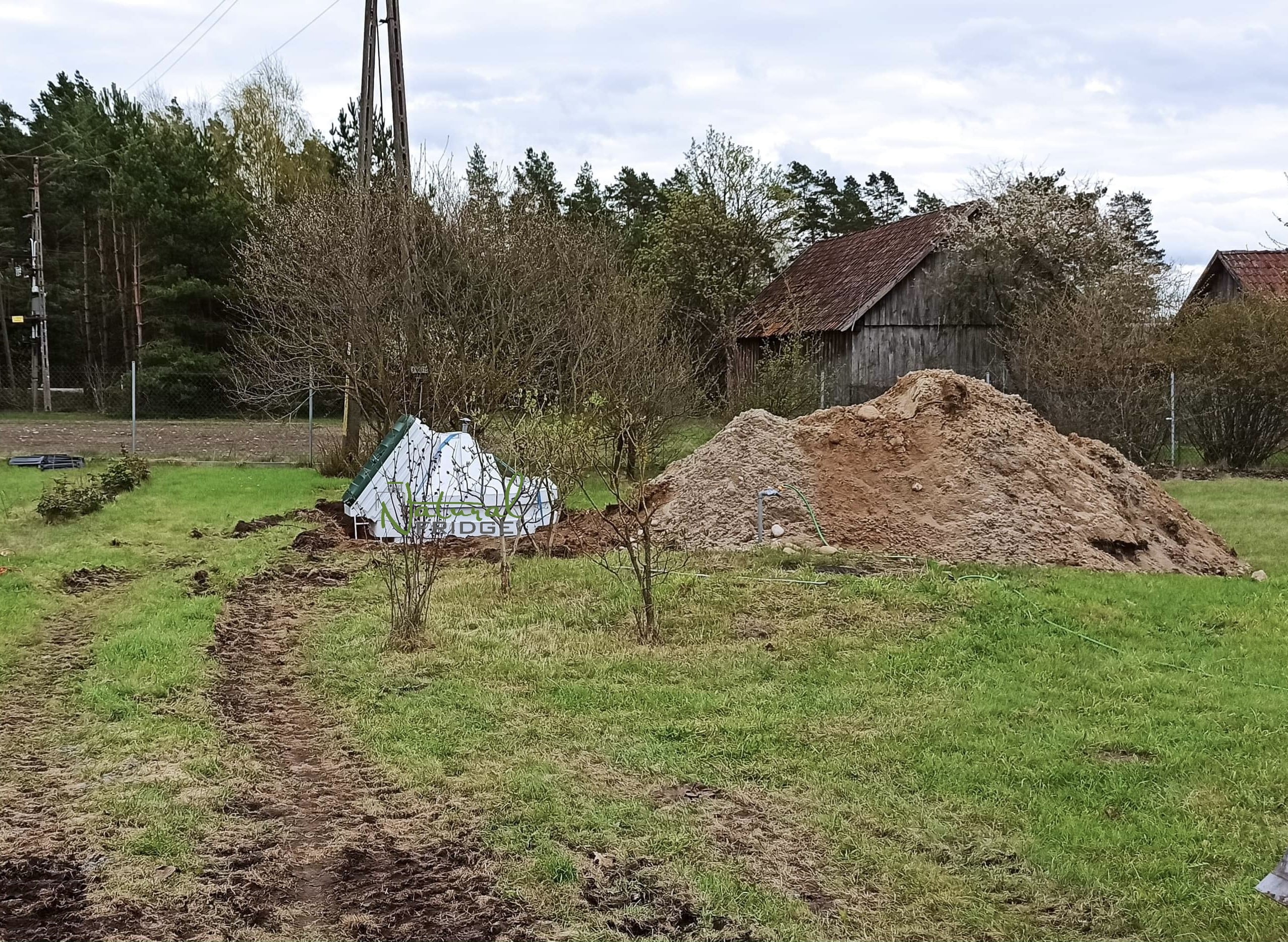 Elk 2020 piwnica ogrodowa Natural FRIDGE 2,5m - Montaż piwniczki ogrodowej (ogrodowa spizarnia, ziemianka podziemna) Polska Natural Fridge Wszystkie materiały wykorzystane do produkcji zostały dopuszczone do  Piwnica 250 Natural Fridge  32 890  zł