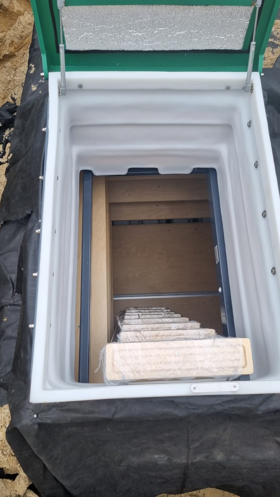 Piwnica 200x200 którą wysyłamy na życzenie klienta.  Transport Piwnica 200x200 Natural Fridge  31 680  zł