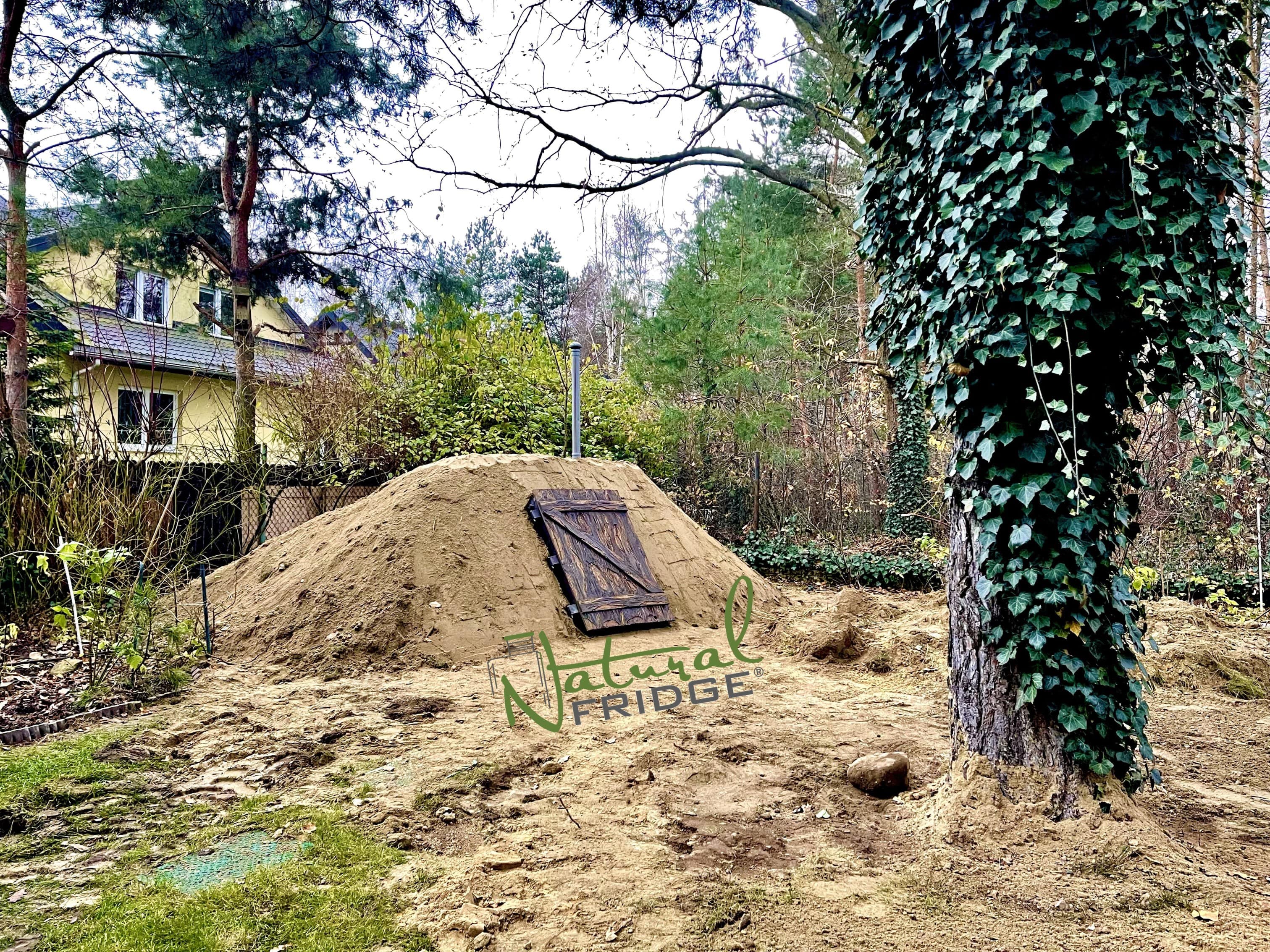 Piwnica 200x500 Wszystkie materiały wykorzystane do produkcji zostały dopuszczone do kontaktu z żywnością. Korpus piwnicy jest wyprodukowany z polietylenu i podlega recyklingowi w 100%. Piwnica 200x500 Natural Fridge  61 180  zł