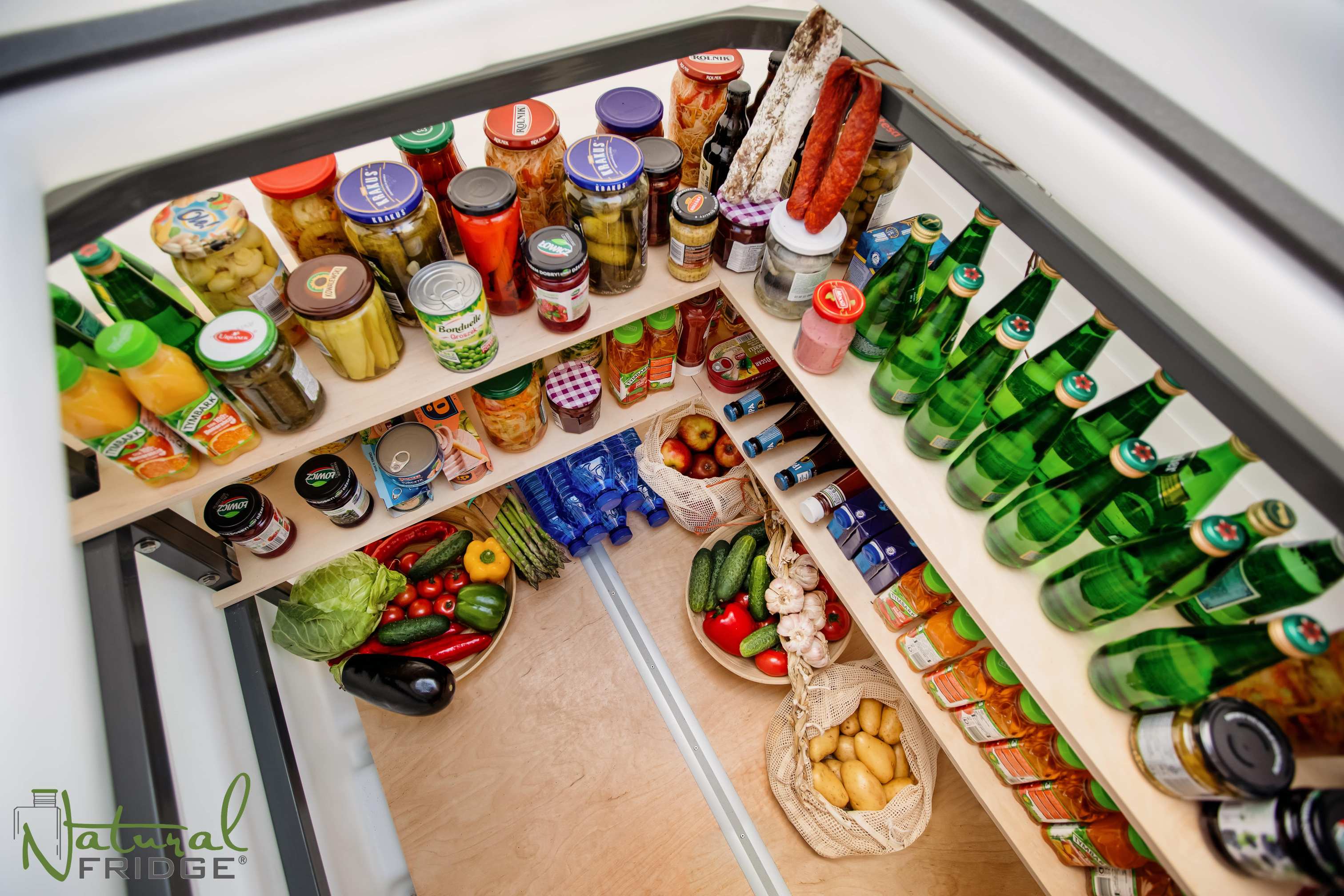 Piwniczki przydomowe Natural FRIDGE ® 1,2 m x 1,6 m z plastik - plastikowa piwnica z Polski 2022 Piwnica jest wewnątrz wzmocniona stalową ramą pokrytą warstwą polimerową. Zapewnia piwnicy dodatkowe wzmocnienie  Piwniczka 120x160 Natural Fridge  9 980  zł