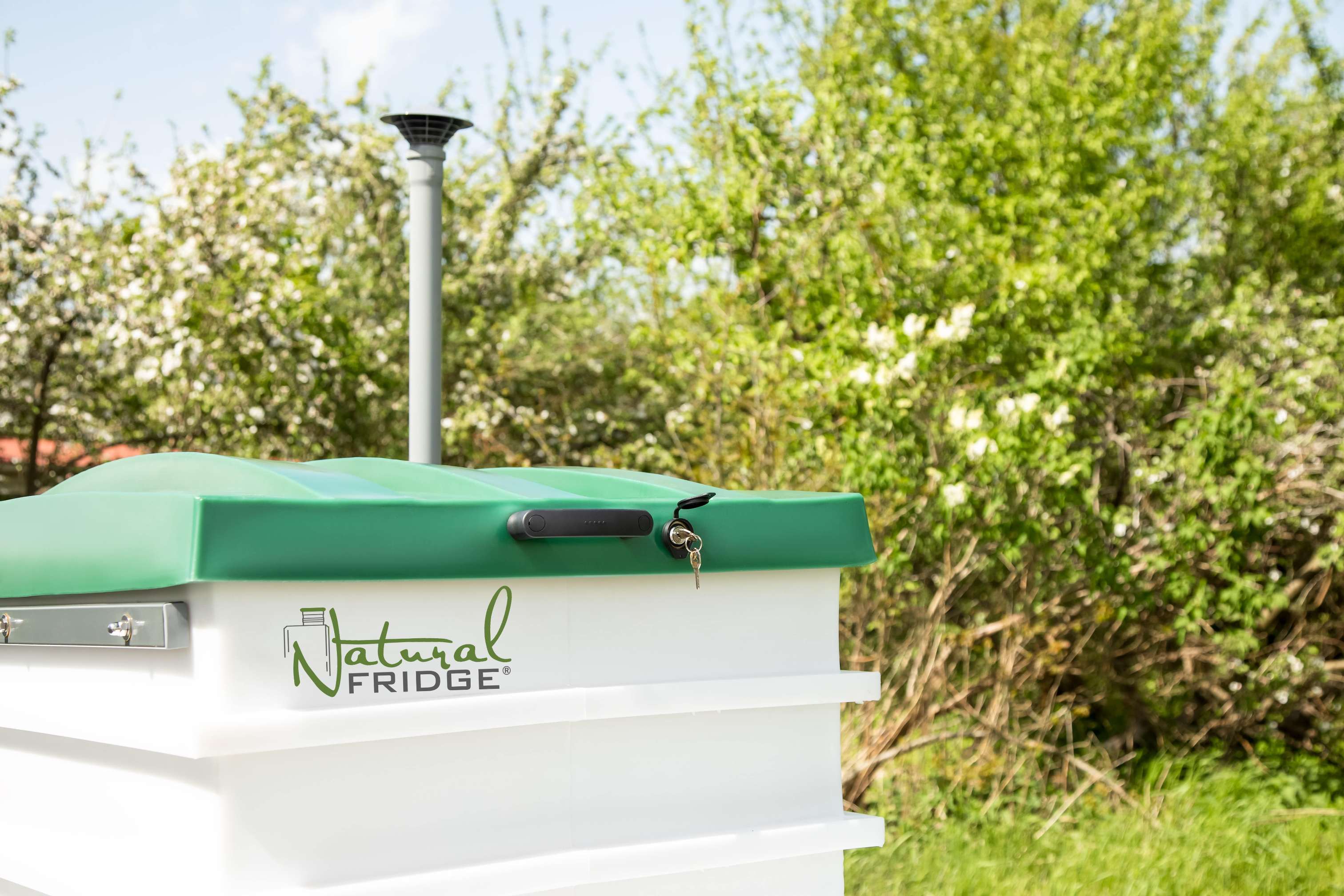 Piwniczki przydomowe Natural FRIDGE ® 1,2 m x 1,6 m z plastik - plastikowa piwnica z Polski 2022 ziemianka Ma objętość do 2 metrów sześciennych, a grubość ścianki wynosi między 12-15 mm.  Rama Piwniczka 120x160 Natural Fridge  9 980  zł