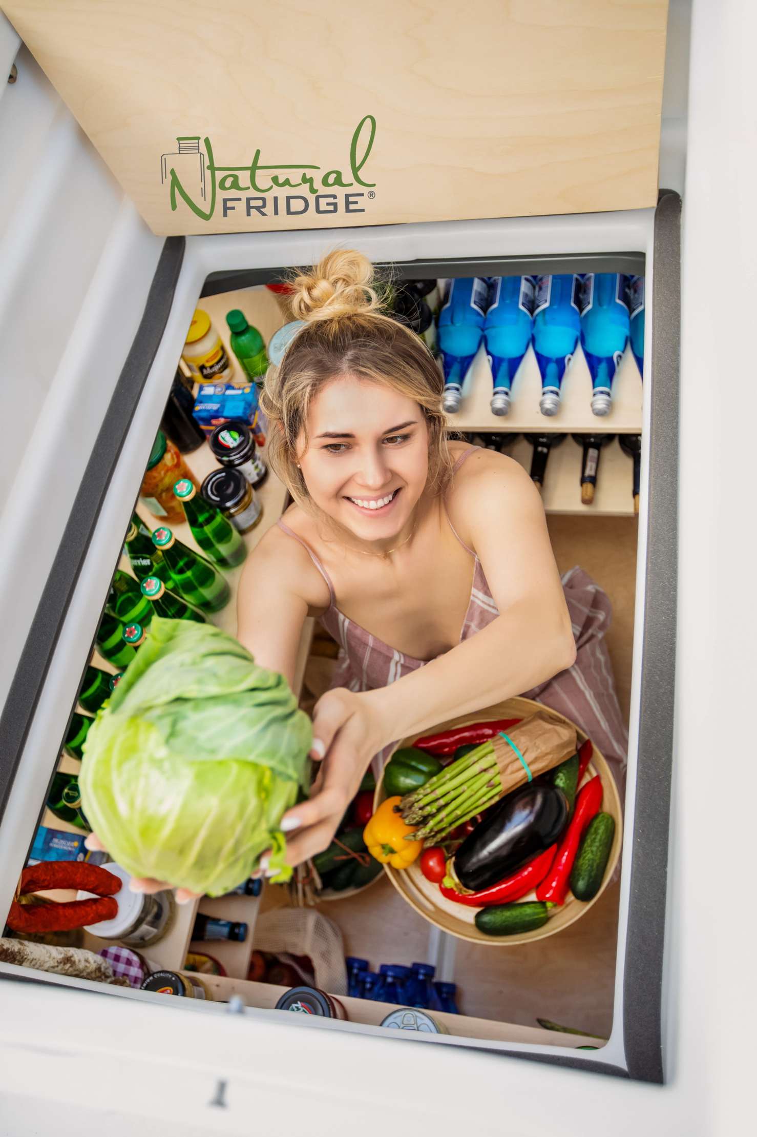 Piwniczki przydomowe Natural FRIDGE ® 1,2 m x 1,6 m z plastik - plastikowa piwnica z Polski 2022 Szerokie drzwi zapewniaja komfort wchodzenia. Stopnie są ryflowane, dzięki czemu zapobiegają poślizgnięciu  Piwniczka 120x160 Natural Fridge  9 980  zł
