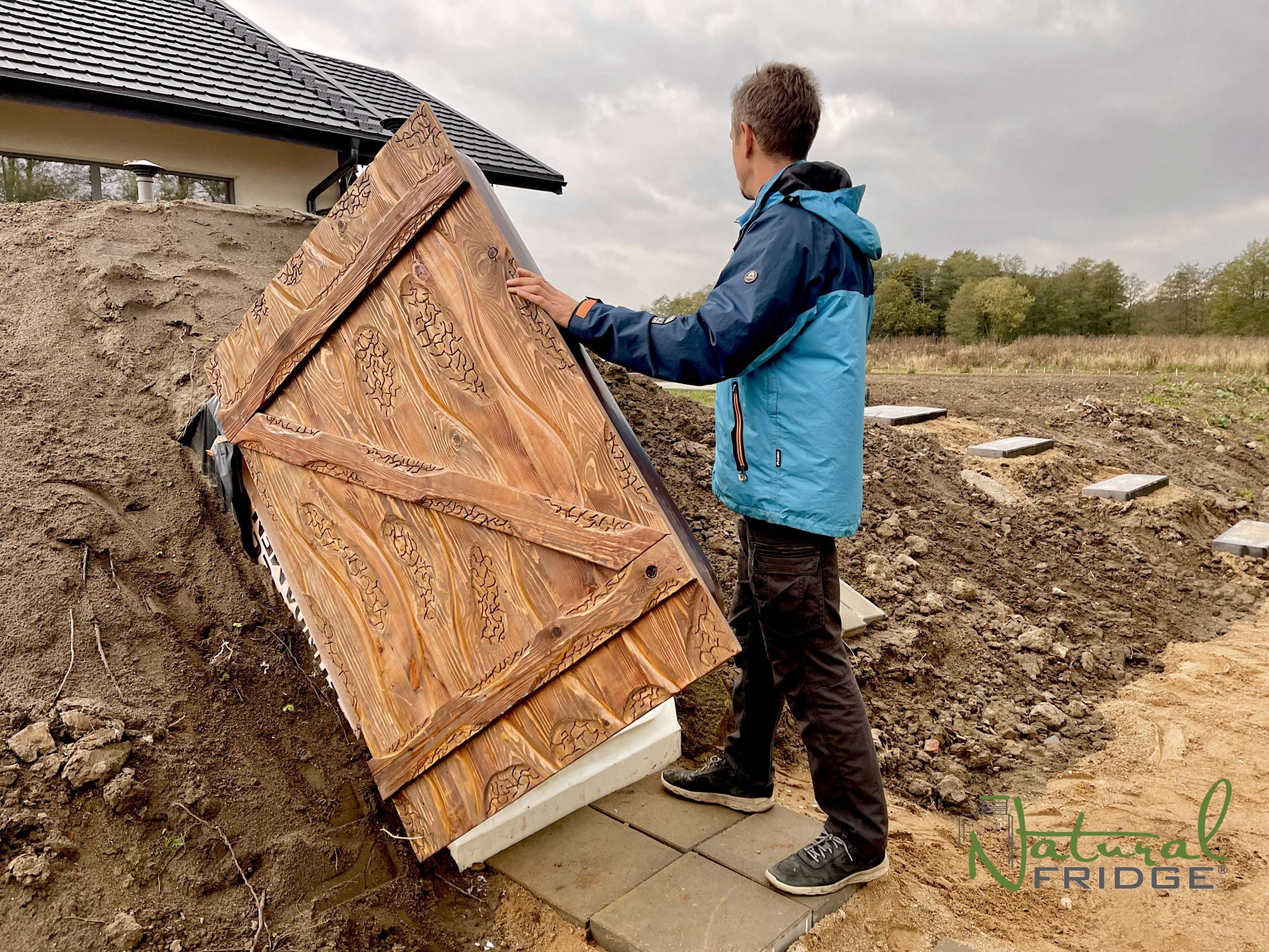 Montaż piwniczki ogrodowej (ogrodowa spizarnia, ziemianka podziemna) Warszawa, Polska, 2021 - plastikowa piwnica ogrodowa Natural FRIDGE ze skosnym wejsciem Podlaska, Augustow, Warszawa, Elk, Grajewo, Slupsk,  Piwnica 250 Natural Fridge  32 890  zł