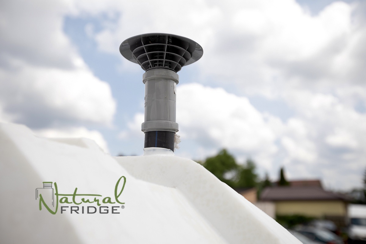 Plastikowa piwnica ogrodowa Natural FRIDGE ze skosnym wejsciem 2,5m - Montaż piwniczki ogrodowej (ogrodowa spizarnia, ziemianka podziemna) Warszawa, Polska, 2021 mm.  Rama Piwnica 250 Natural Fridge  32 890  zł