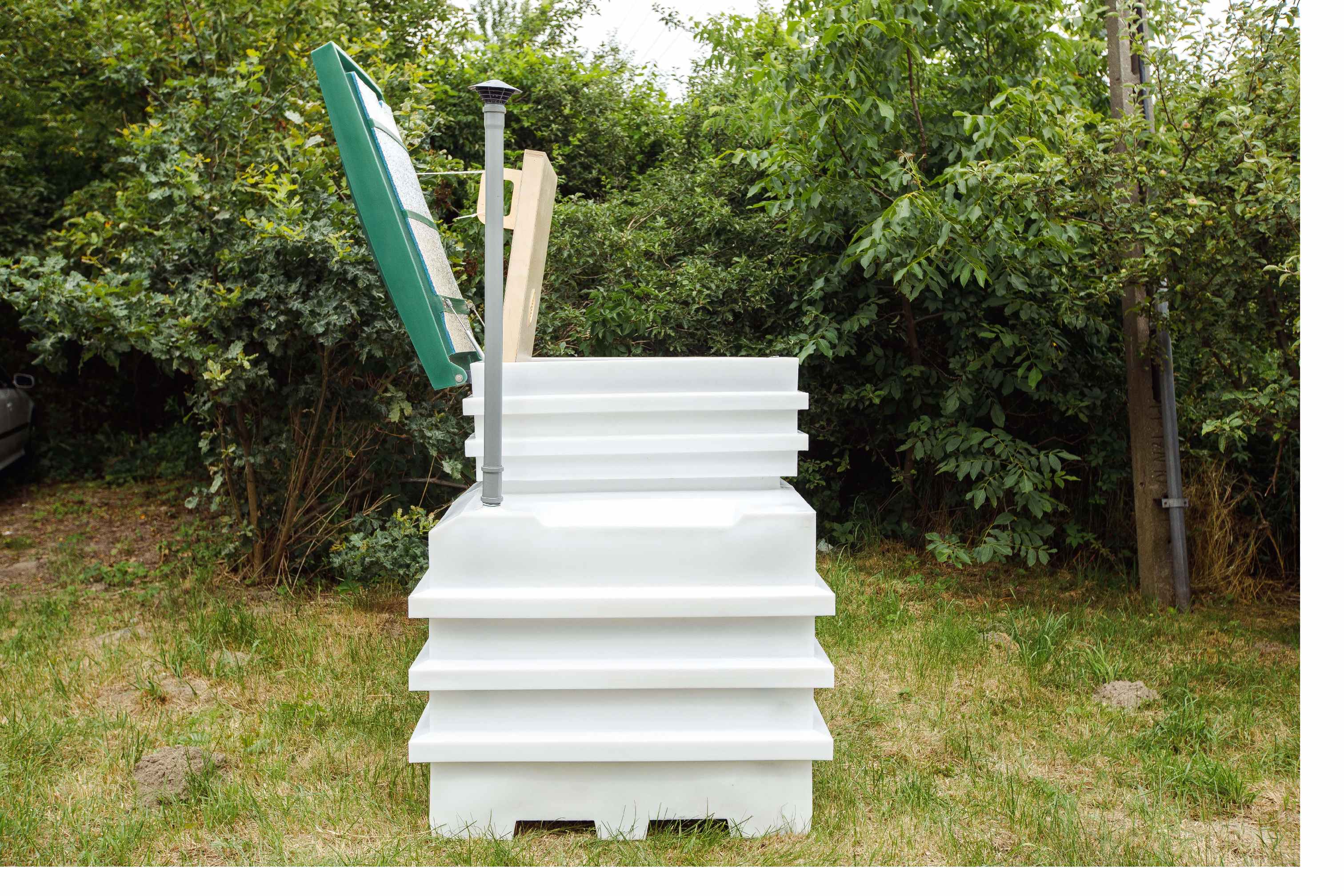 Plastikowa piwnica ogrodowa Natural FRIDGE 1,2 x 1,2m - Montaz piwniczki ogrodowej (ogrodowa spizarnia, ziemianka podziemna) Warszawa, Polska, Sierpien 2022 piwnica, piwniczka, spiżarnia, schron Natural  🍏 Regulamin Natural Fridge -  Oferta
