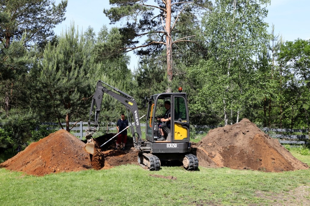 Zdjecie montazowe Piwnica ogrodowa Natural FRIDGE ®, spizarnia 2,5 m cylindryczny 99 zdjęć przedstawiają nasze zainstalowane piwnicę u klientów w Białymstoku, Bartoszyce, Bydgoszcz, Biala Podlaska, Augustow,  Piwnica 250 Natural Fridge  32 890  zł
