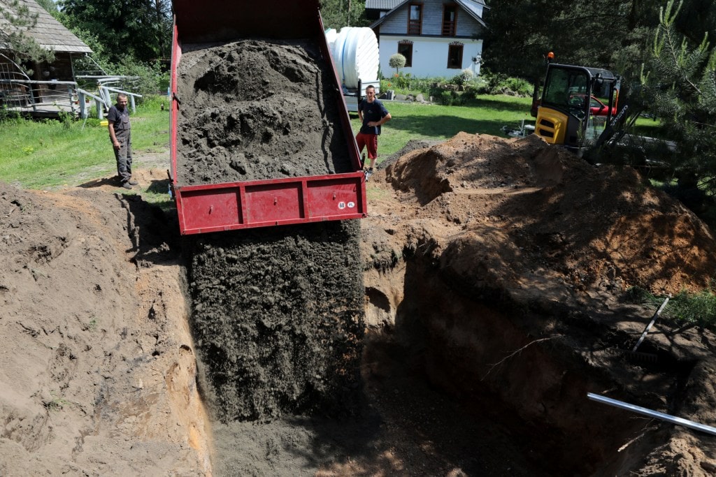 Zdjecie montazowe Piwnica ogrodowa Natural FRIDGE ®, spizarnia 2,5 m cylindryczny 99 zdjęć przedstawiają nasze zainstalowane piwnicę u klientów w Białymstoku, Bartoszyce, Bydgoszcz, Biala Podlaska, Augustow,  Piwnica 250 Natural Fridge  32 890  zł