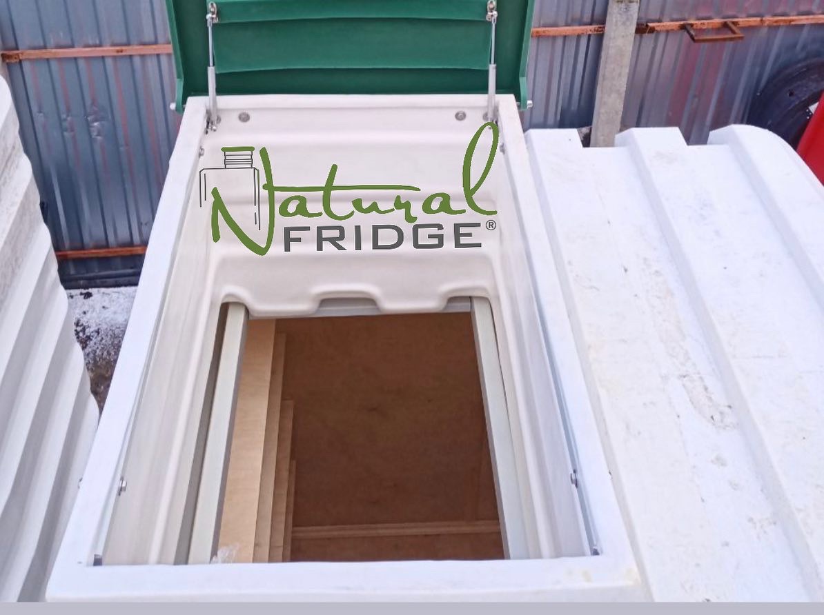 Piwnica ogrodowa Natural FRIDGE &reg;, spizarnia, ziemianka ogrodowa 2х2 m wewnatrz piwniczka, spiżarnia, schron Natural FRIDGE – gotowa plastikowa piwniczka, wyposażona w półki, schody i wentylację grawitacyjną.  🍏 Regulamin Natural Fridge -  Oferta