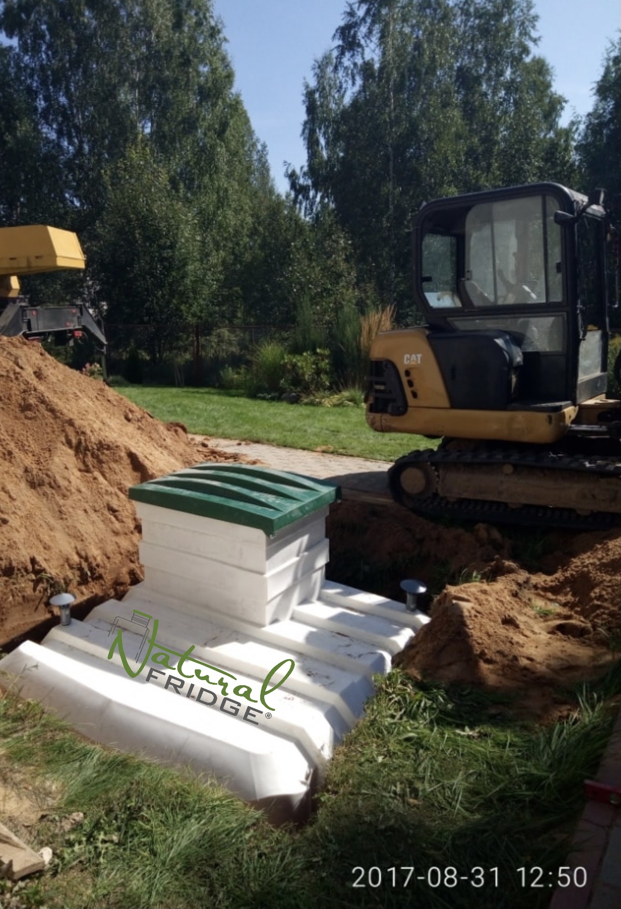Zdjecie montazowe Piwnica ogrodowa Natural FRIDGE ®, spiżarnia Zdjec przedstawją nasze zainstalowane piwnice u klientów w Białymstoku, Suwałki, Warszawa, Ostrów Mazowiecka i innych miastach w Polsce. Piwnica 200x200 Natural Fridge  31 680  zł